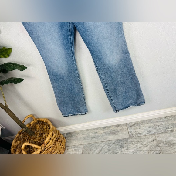 Good American Good Curve Bootcut Jeans Indigo380-18 - Picture 5 of 9